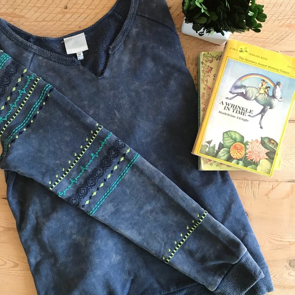 Tops - Stonewashed 💯 Cotton Sweater w/Tribal Embroidery